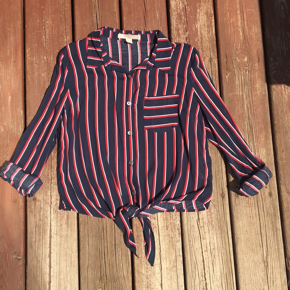 🆕 Forever 21 Button-Up Shirt